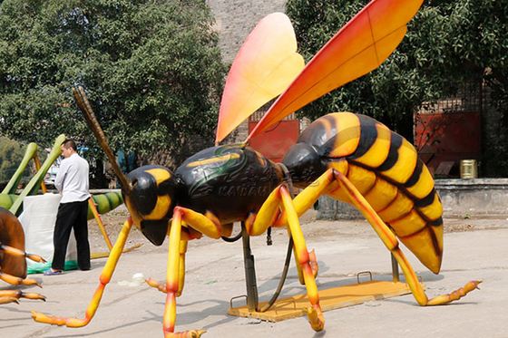 Odporne na słońce gigantyczne sztuczne owady, animatroniczna pszczoła z realistycznym paskiem