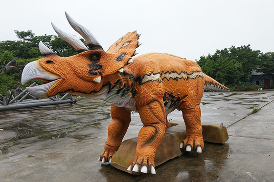 Dostosowany realistyczny model dinozaura, prawdziwie wyglądający świat jurajski Triceratops