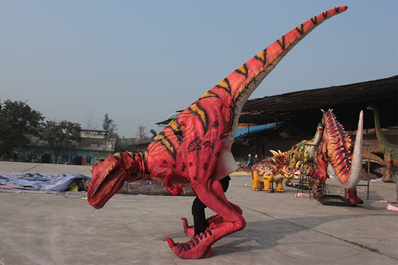 Długi 4-metrowy ręcznie robiony animatroniczny kostium dinozaura