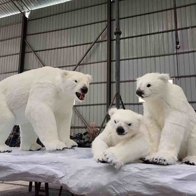 Autentyczny animatroniczny niedźwiedź polarny z głosem i dźwiękami zwierząt