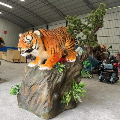 Park rozrywki realistyczny, animacja, wielkość życiowa, tygrys