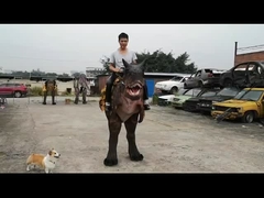 Ręcznie wykonana symulacja Animatroniczny kostium dinozaura w kostiumie imprezy